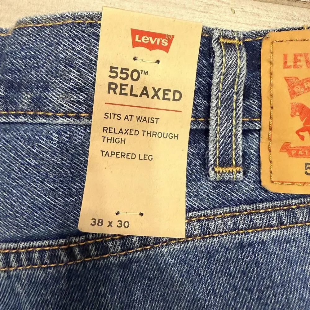 Levi’s 550 Relaxed Fit Jeans NWT Men’s 38x30 Medium Wash Denim Pants Tapered Leg